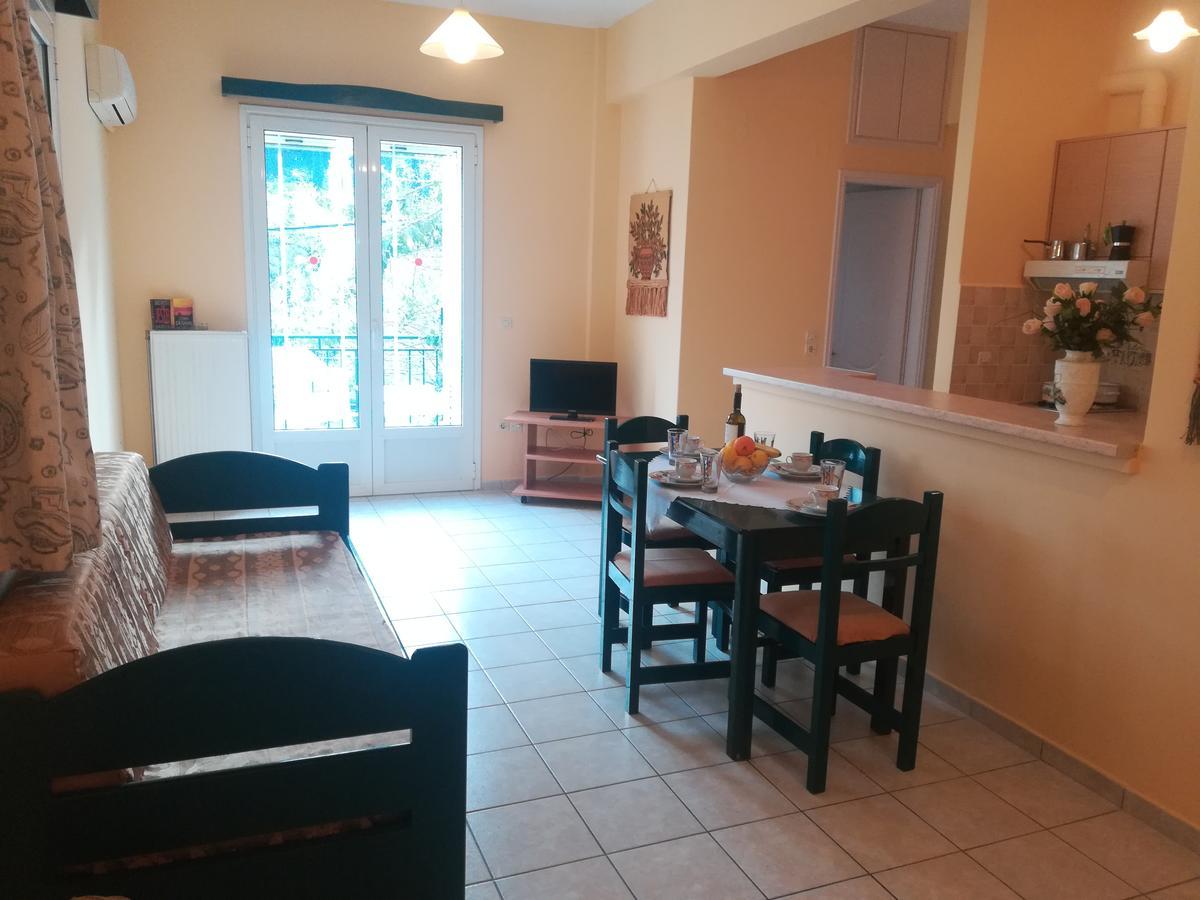 Konstantinos Apartments Айя-Евфимия Экстерьер фото