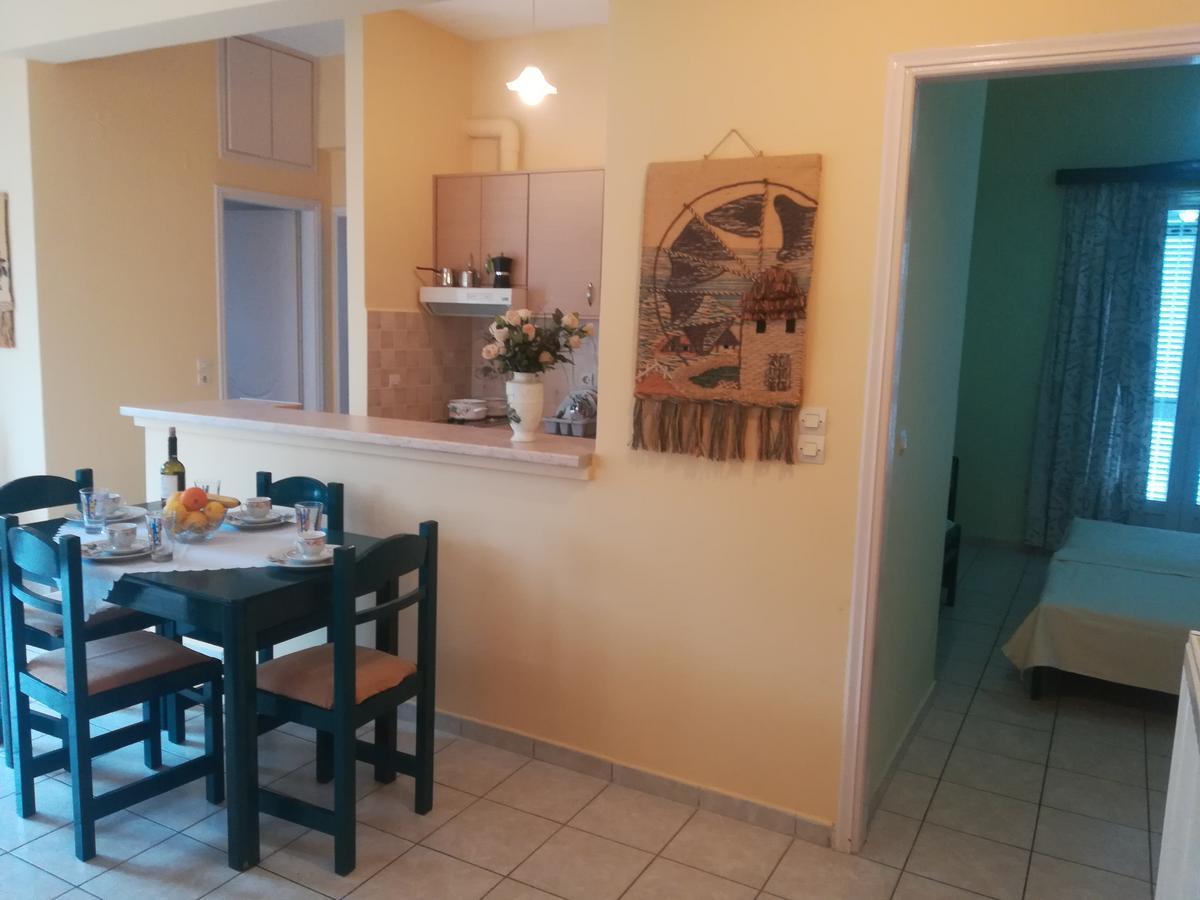 Konstantinos Apartments Айя-Евфимия Экстерьер фото