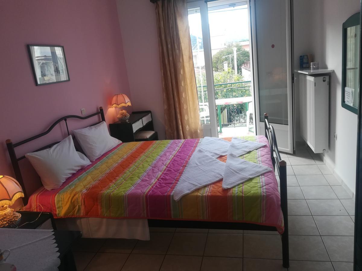 Konstantinos Apartments Айя-Евфимия Экстерьер фото